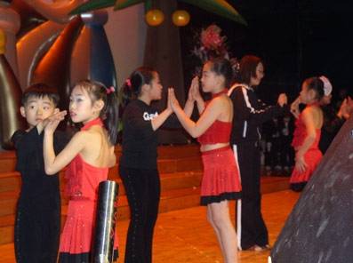 2004�� �ٿ� ��ǥȸ �����⿬���