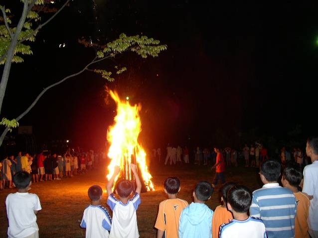 2004�� �������� Ȧ�μ��� ķ��